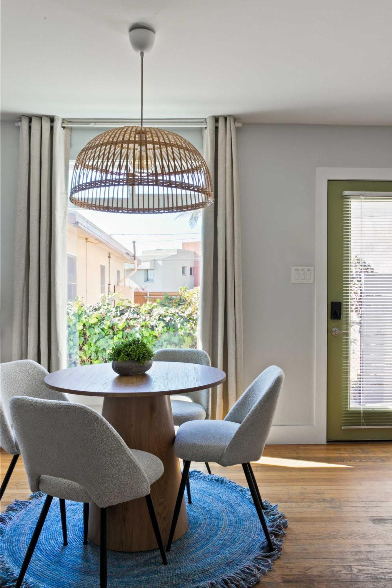 Pacific Gem Walk To Law Street Holiday home *